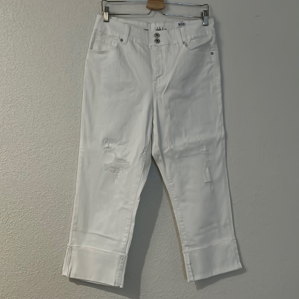 White capri